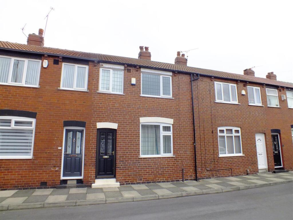 Main image of property: Dawlish Mount, Leeds, West Yorkshire, LS9 9DY