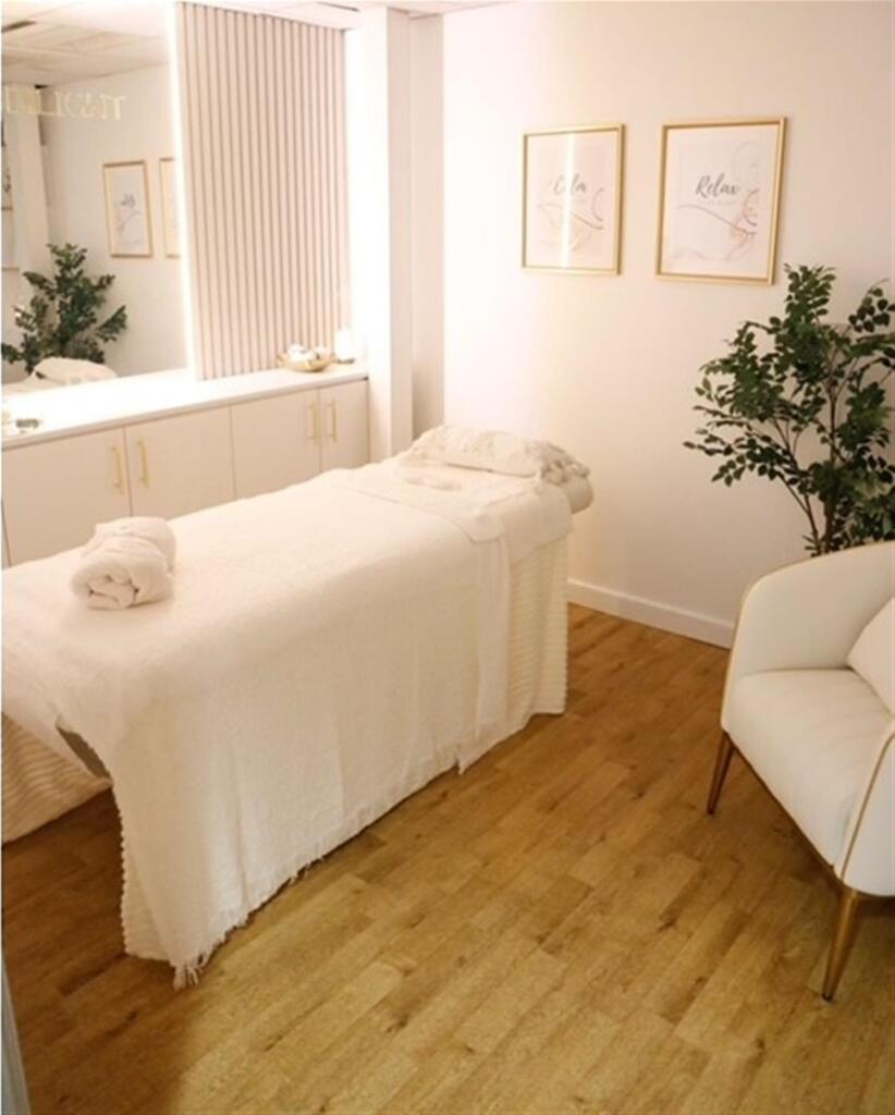 Main image of property: HEALTH AND BEAUTY CLINIC, Milton Keynes