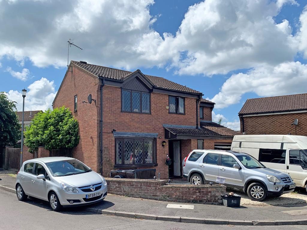 5 bedroom detached house for sale in Duxford Close, Bowerhill, Melksham