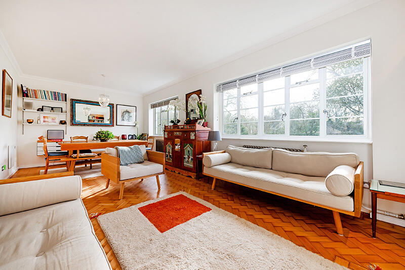 2 bedroom flat for sale in Millfield Lane, Highgate N6