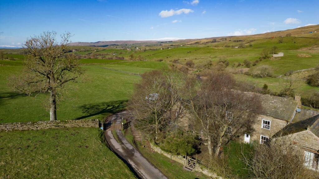 4 bedroom semidetached house for sale in South Stainmore, Kirkby