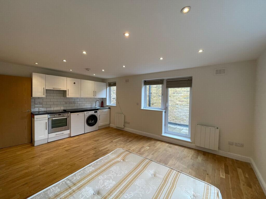 Main image of property: Crouch Hill, Finsbury Park, N4