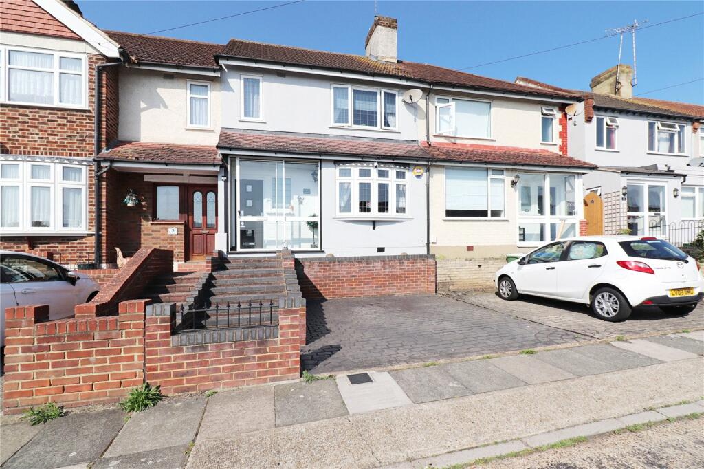 2 bedroom terraced house for sale in Grove Road, Bexleyheath, Kent, DA7