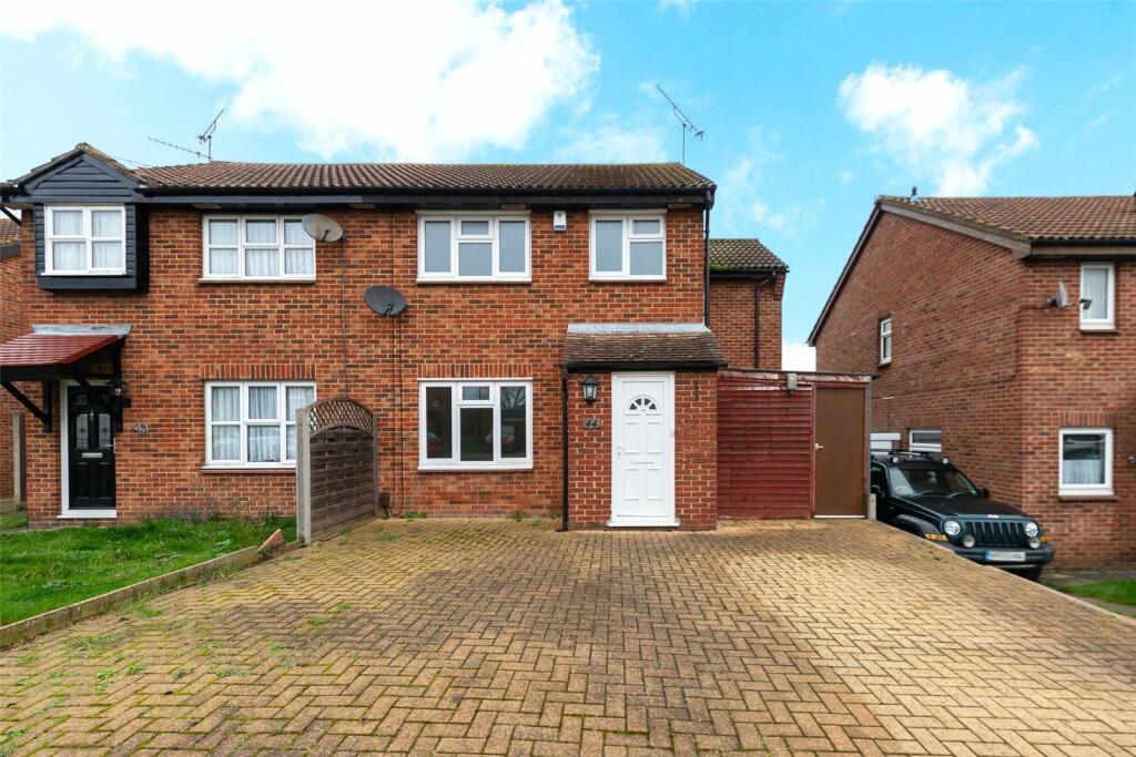 4 bedroom semidetached house for sale in Ashurst Close, Crayford, Kent