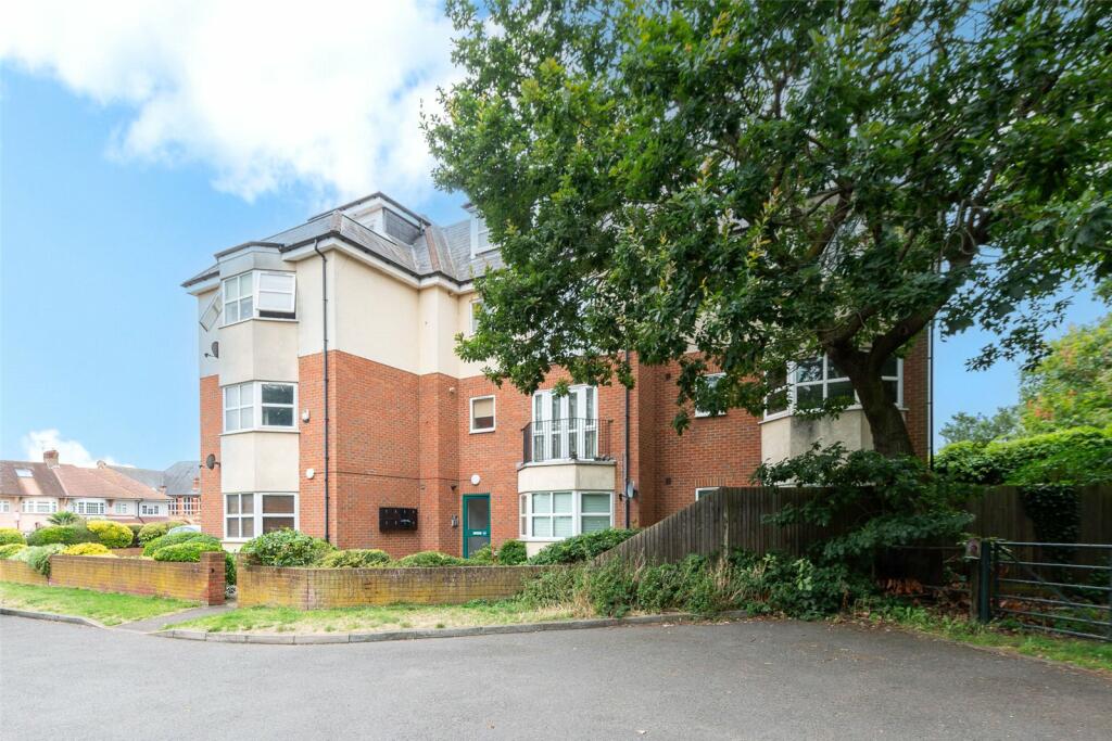 Main image of property: 54 Erith Road, Belvedere, Kent, DA17