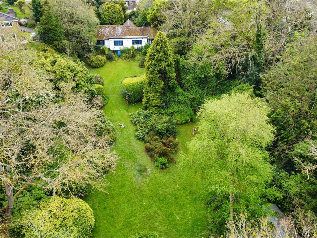 3 bedroom detached bungalow for sale in Broadway, Fairlight, Hastings, TN35