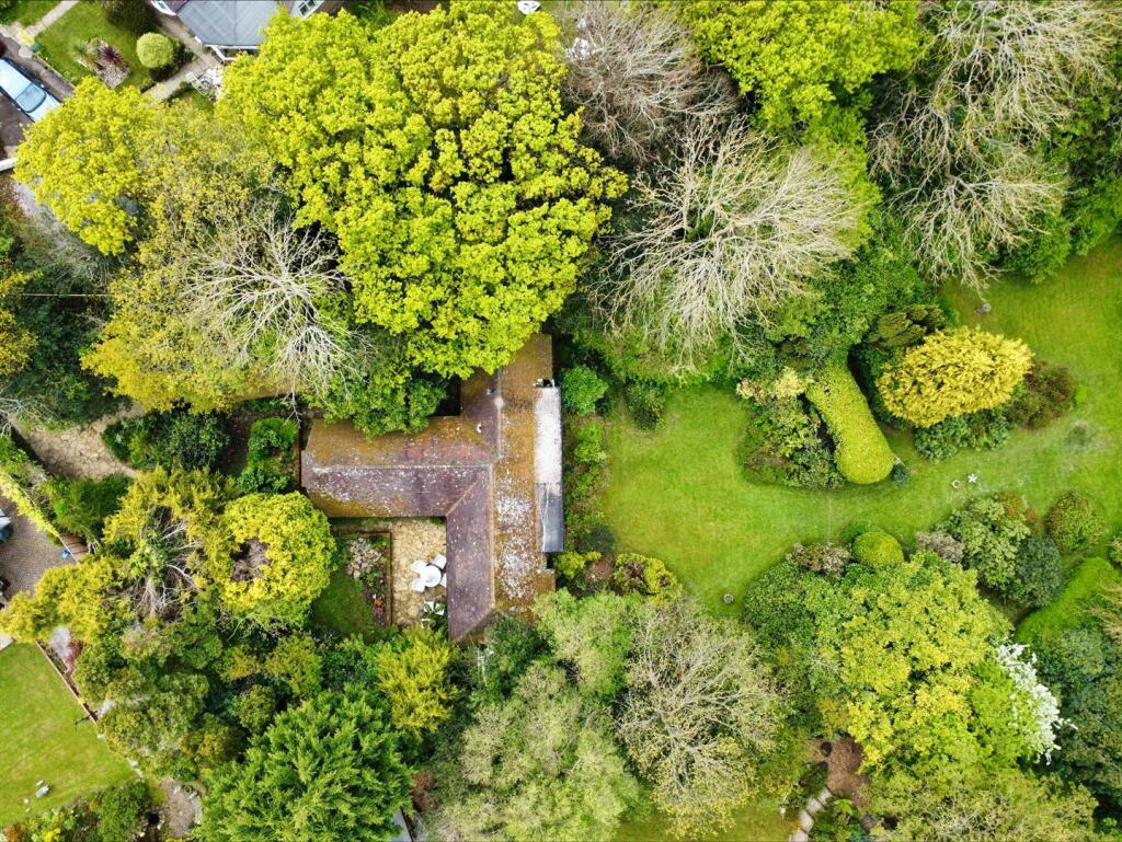 3 bedroom detached bungalow for sale in Broadway, Fairlight, Hastings, TN35