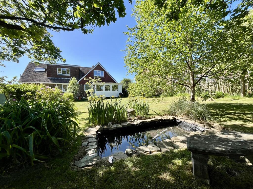 Main image of property: Fyrsway, Fairlight, Hastings