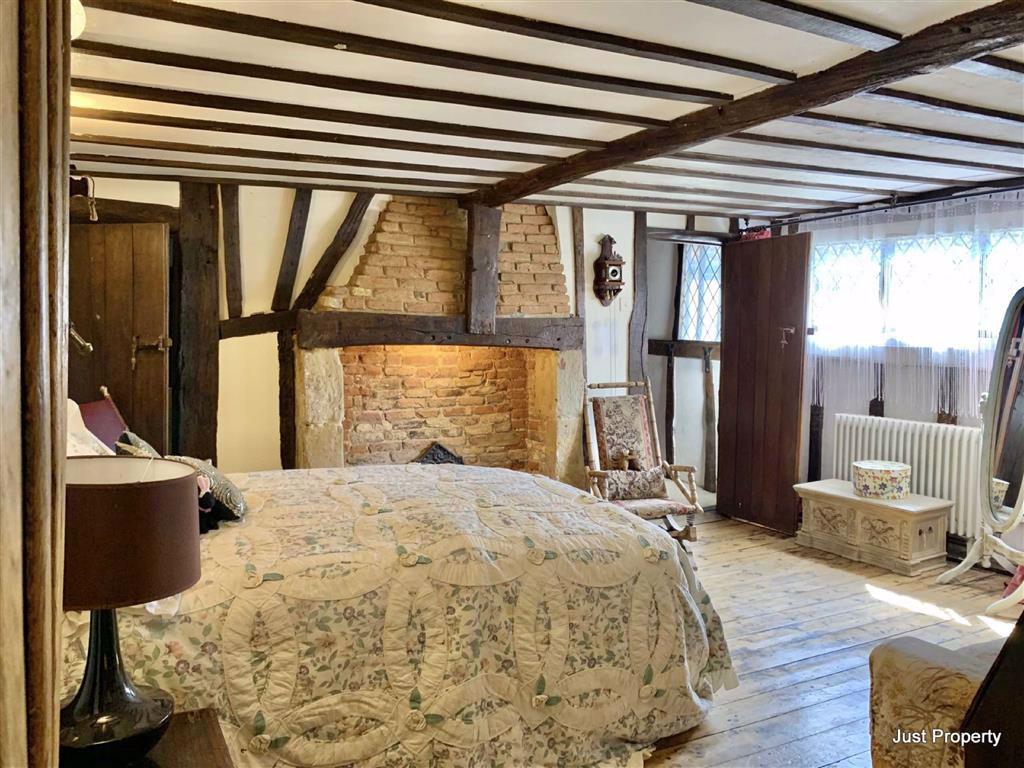 4 bedroom terraced house for sale in The Bourne, Hastings, TN34