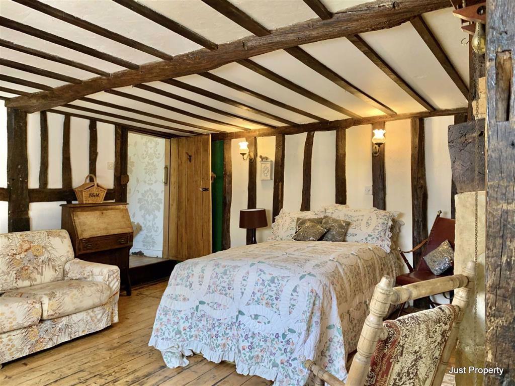 4 bedroom terraced house for sale in The Bourne, Hastings, TN34