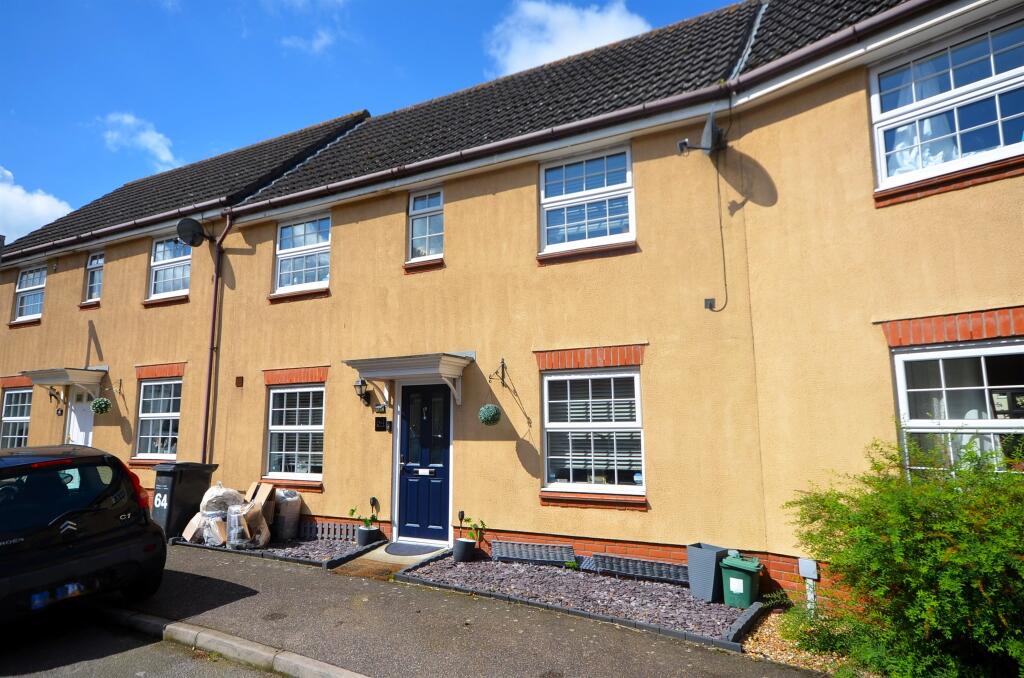 3 bedroom terraced house for sale in Gulls Croft, Braintree, CM7