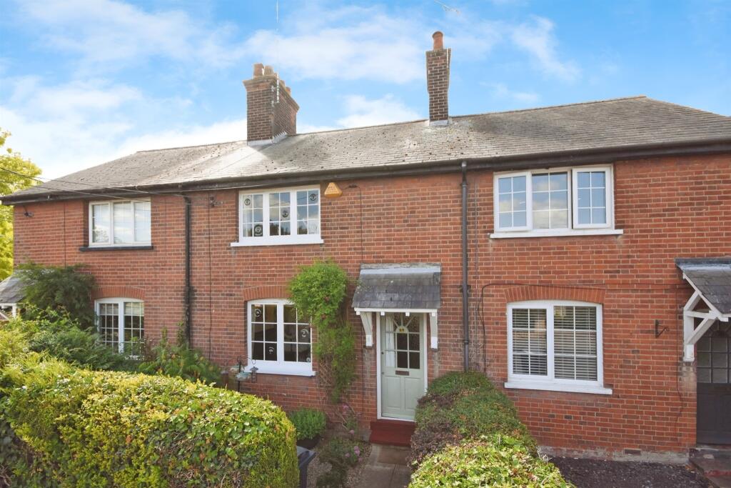 2 bedroom terraced house for sale in Powers Hall End, Witham, CM8