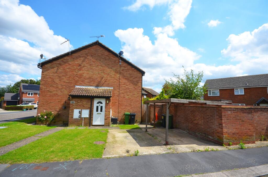 Main image of property: Broadway, Silver End, Witham