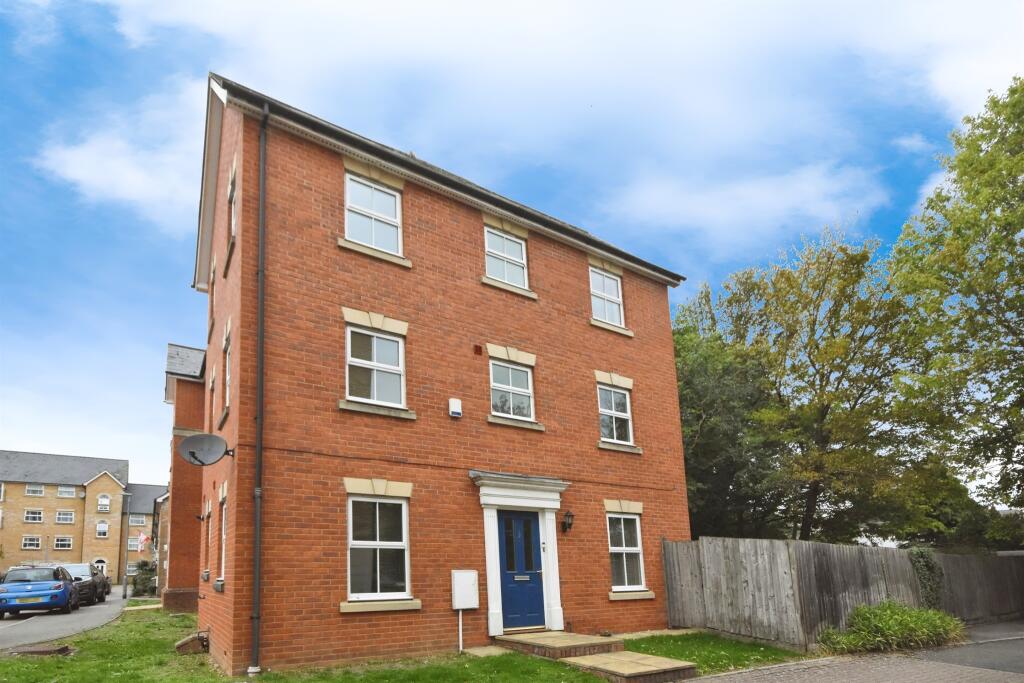 Main image of property: Malyon Close, Braintree