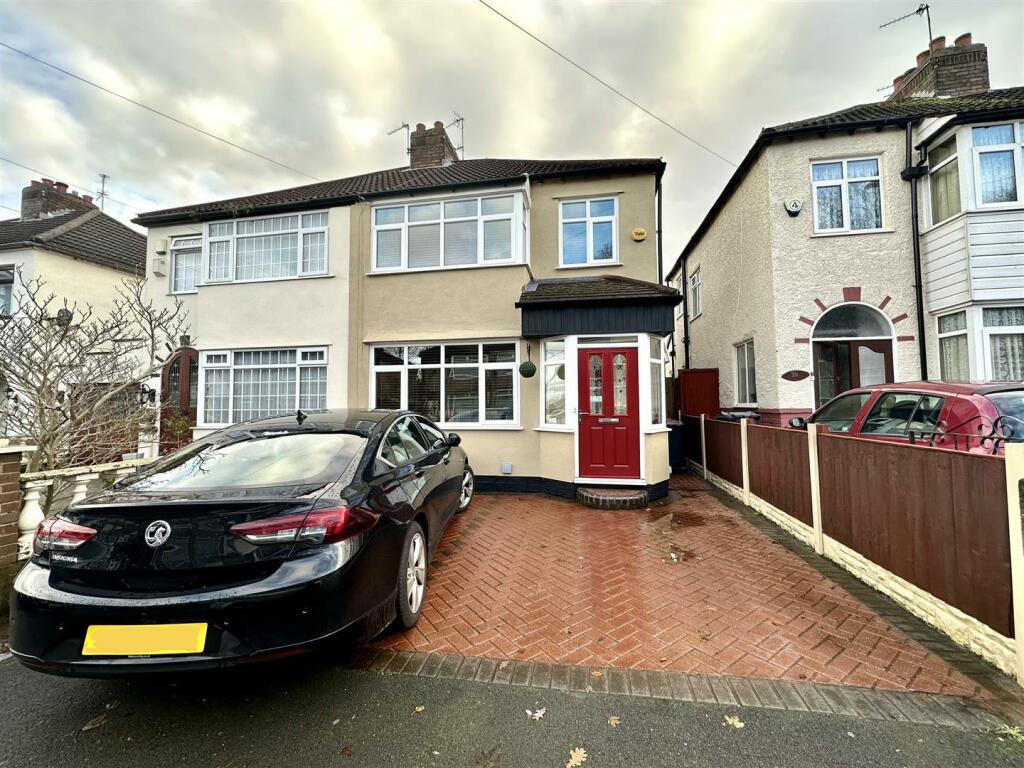 3 bedroom semidetached house for sale in Gordon Drive, Dovecot