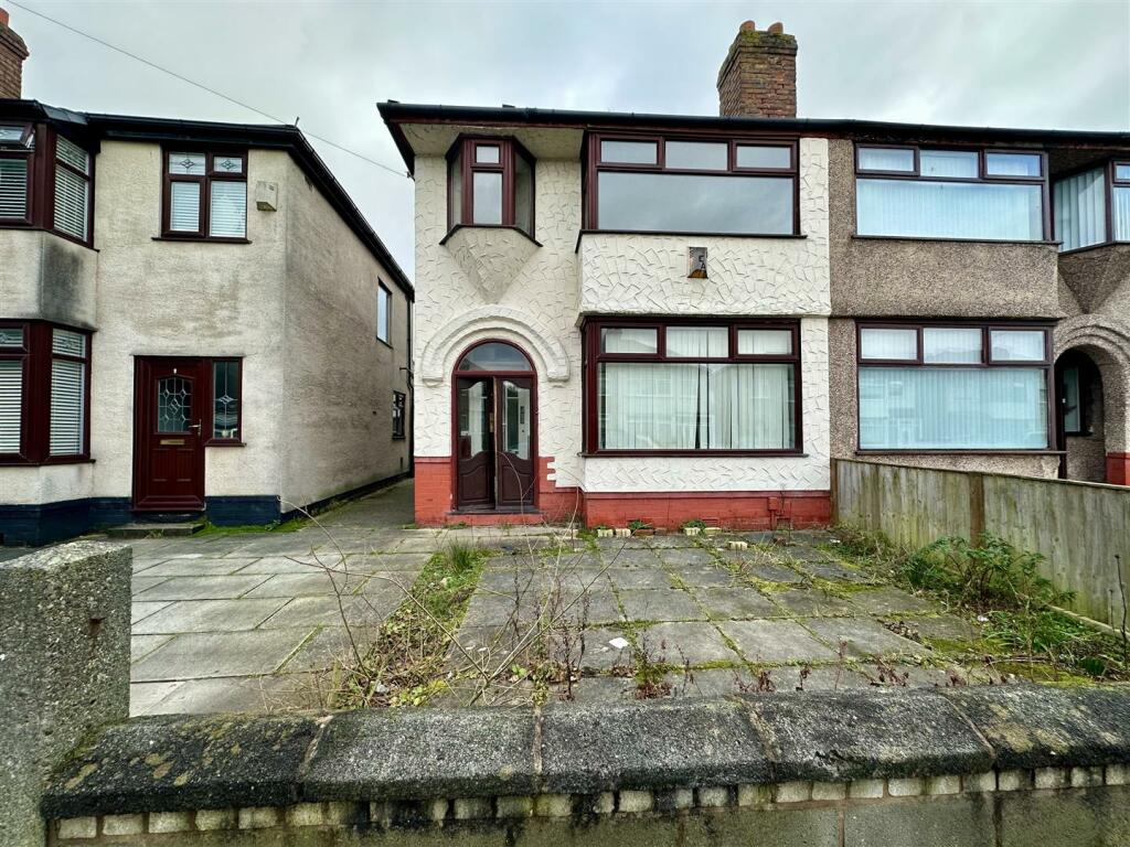 3 bedroom semidetached house for sale in Ashbourne Crescent, Liverpool