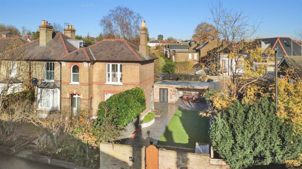 Main image of property: Station Road, Winchmore Hill, N21