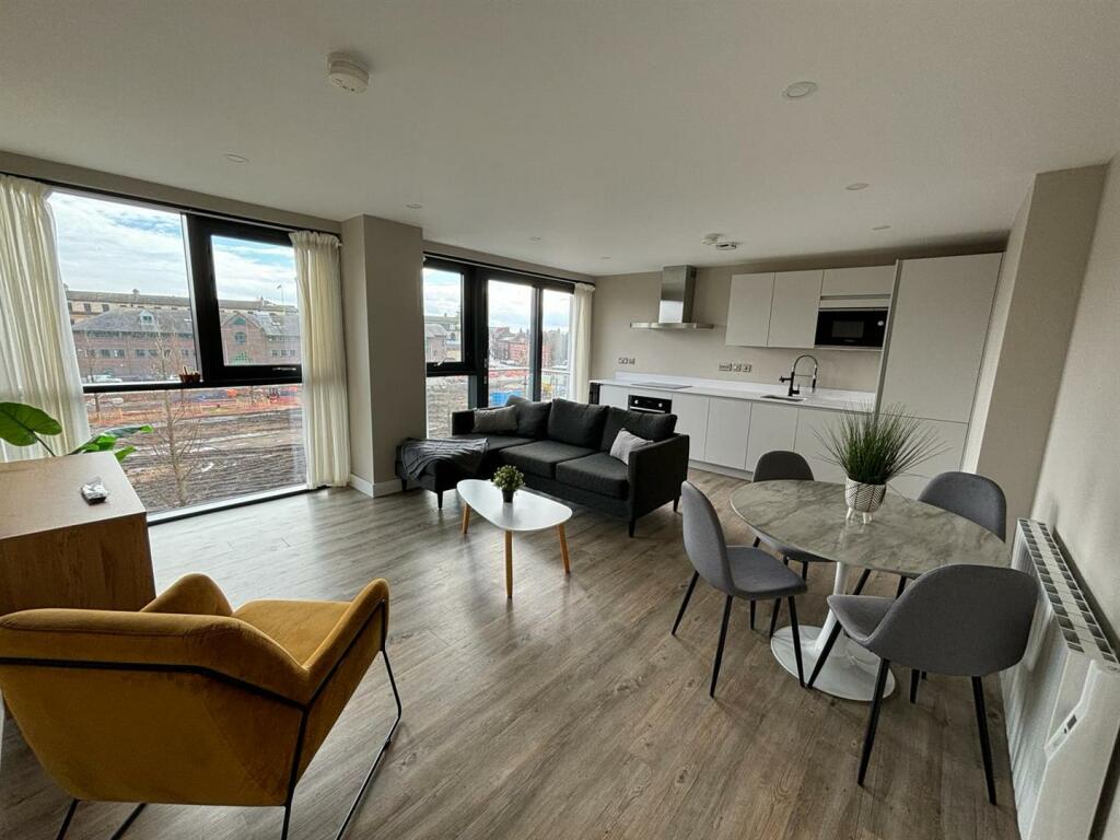 2 bedroom apartment for rent in The Glass House, Queens Gardens, HU1