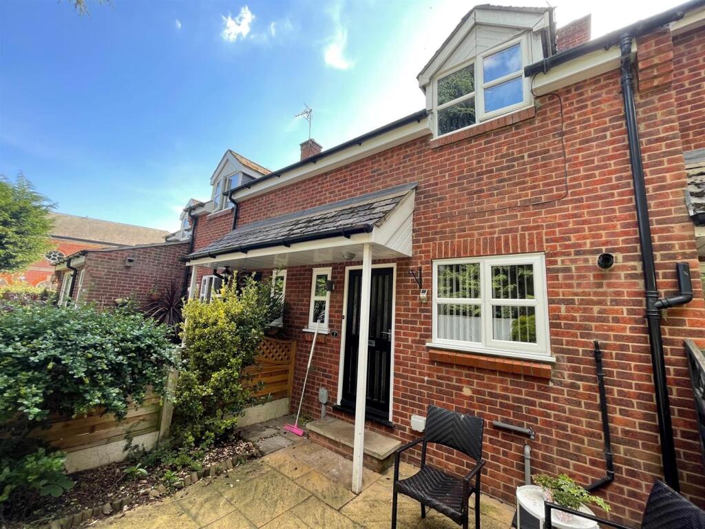 Main image of property: Cedar Court, Turners Lane, North Ferriby