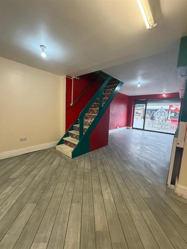 Main image of property: Large Shop Newland Avenue Hull
