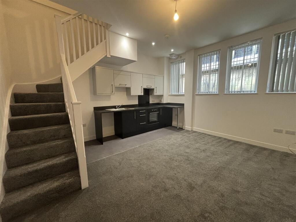 Main image of property: Chapel Lane, Hull