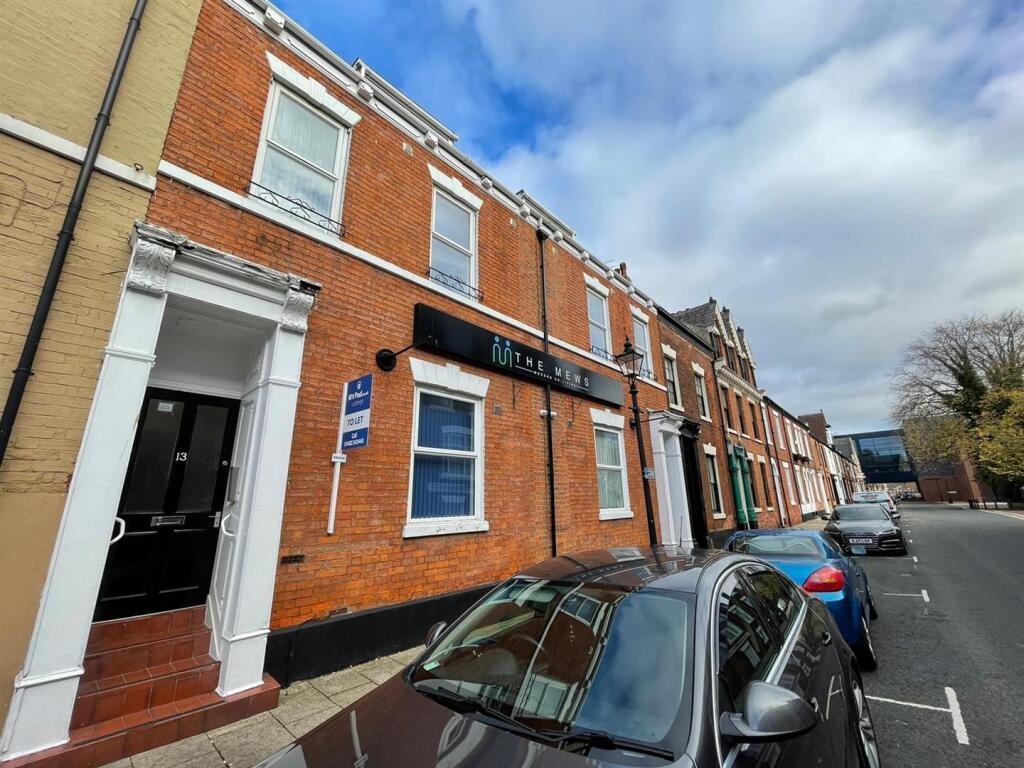 Main image of property: En-Suite Room John Street, Hull