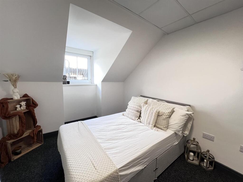 Main image of property: Ensuite Room, Spring Bank