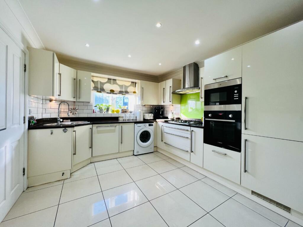 Additional property image - Paxton Avenue, Hawkinge