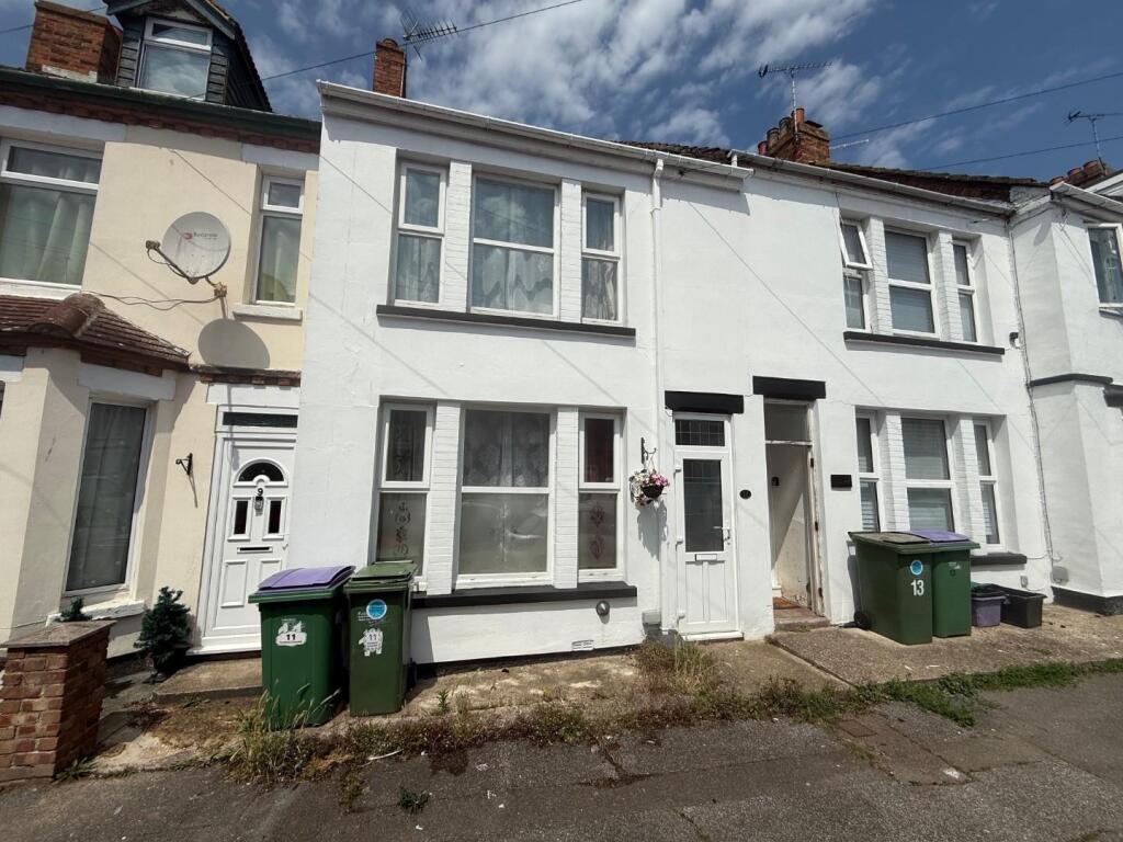 Main image of property: Fernbank Crescent, Folkestone , Kent , CT19 5SF
