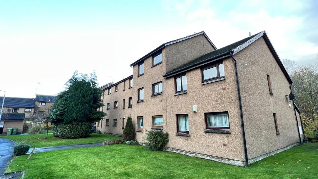 Main image of property: 6 Fortingall Place, Glasgow, G12 0LT