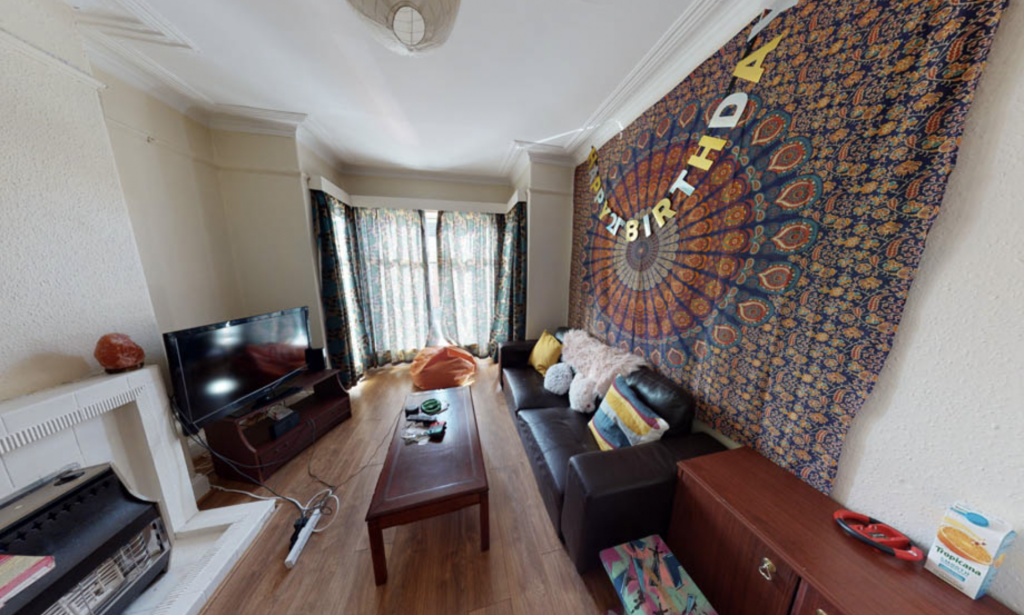 4 bedroom house for rent in Hessle Avenue, Leeds, LS6