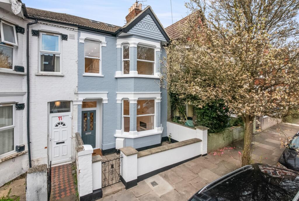 4 bedroom house for sale in Lawn Gardens, Hanwell, W7