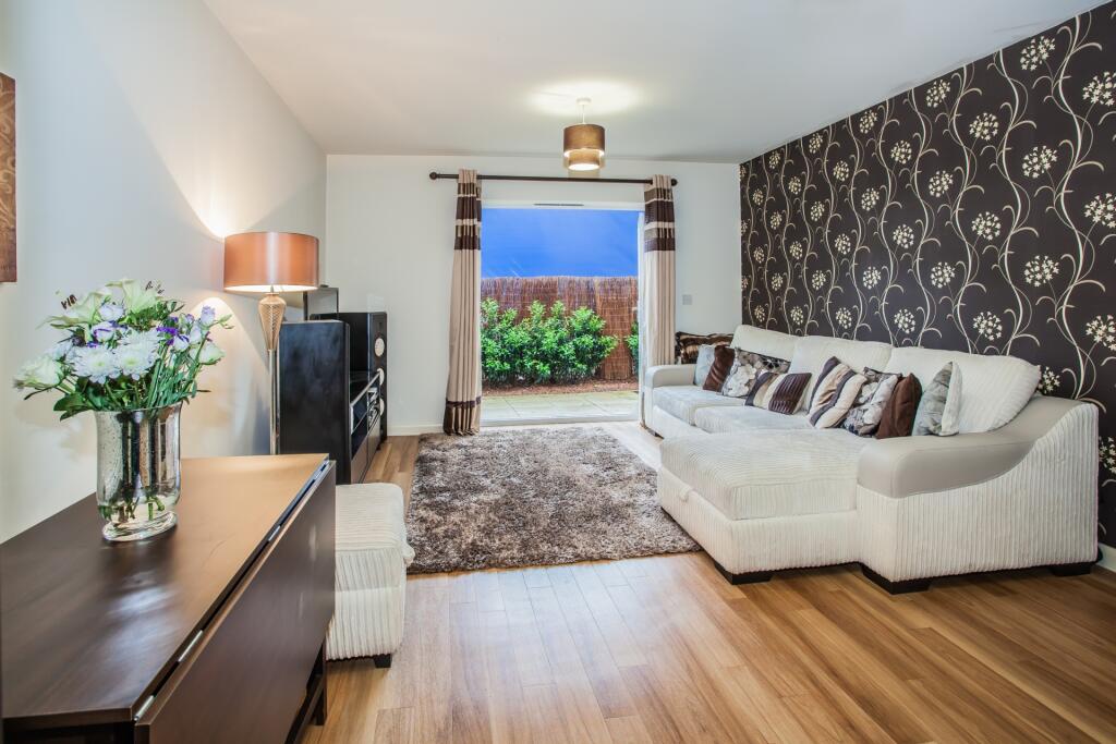 1 bedroom apartment for sale in Featherstone Court, Southall, UB2