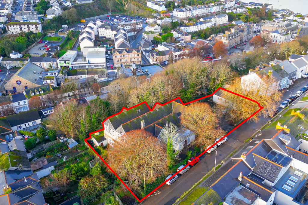 Main image of property: Wellington Terrace Annexe, Wellington Terrace, Falmouth, Cornwall, TR11 3BL