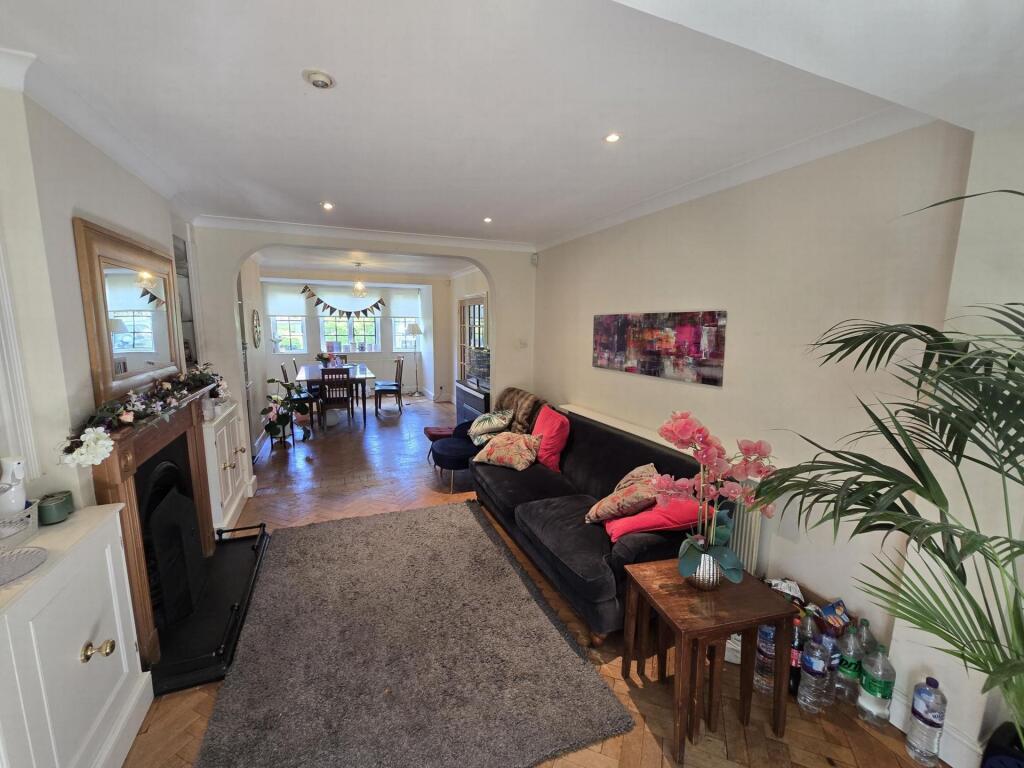 Main image of property: Hill Rise, Hampstead Garden Suburb, NW11