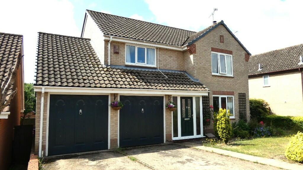 4 bedroom detached house for sale in Abbeyfields, IP14