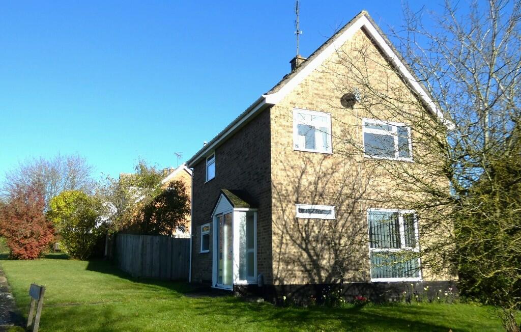 3 bedroom detached house for sale in Lockington Walk, Stowmarket