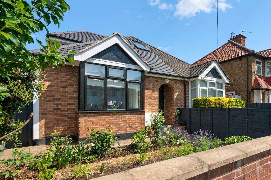 Main image of property: Mayfield Gardens, Hanwell, London, W7 3RD