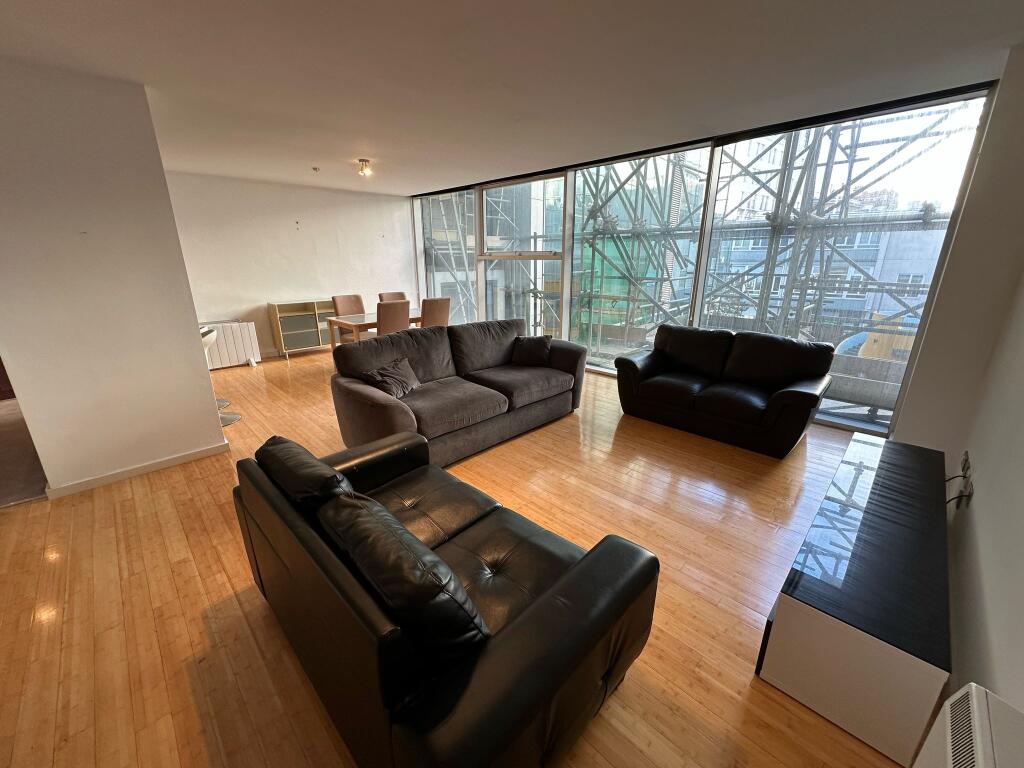 Main image of property: Beetham Plaza, L2