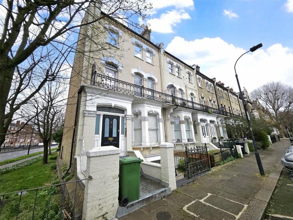 2 bedroom apartment for rent in Glazbury Road, Hammersmith, London, W14