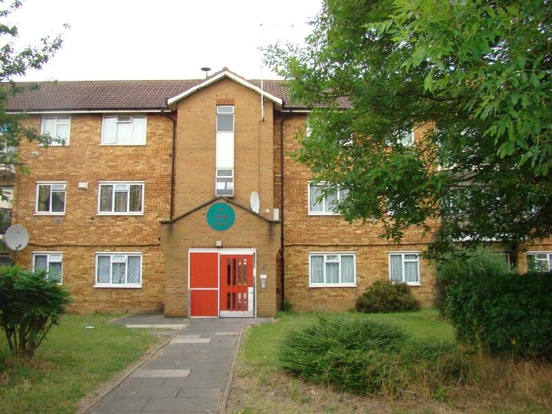 Main image of property: Croyde Avenue, Hayes, Greater London, UB3