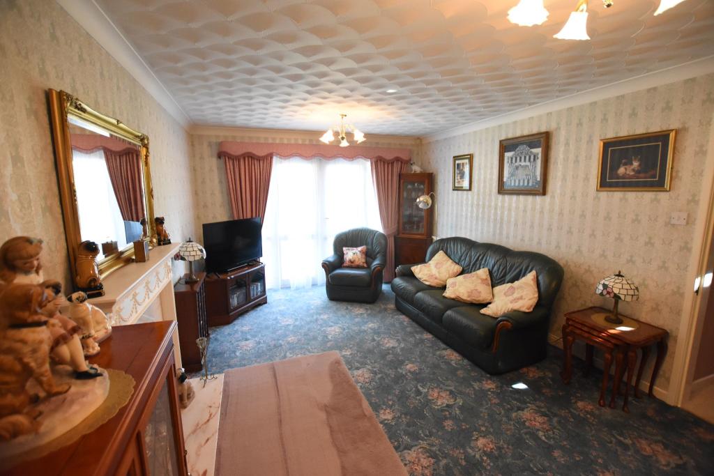 5 bedroom detached house for sale in Bracken Drive, Freckleton, PR4