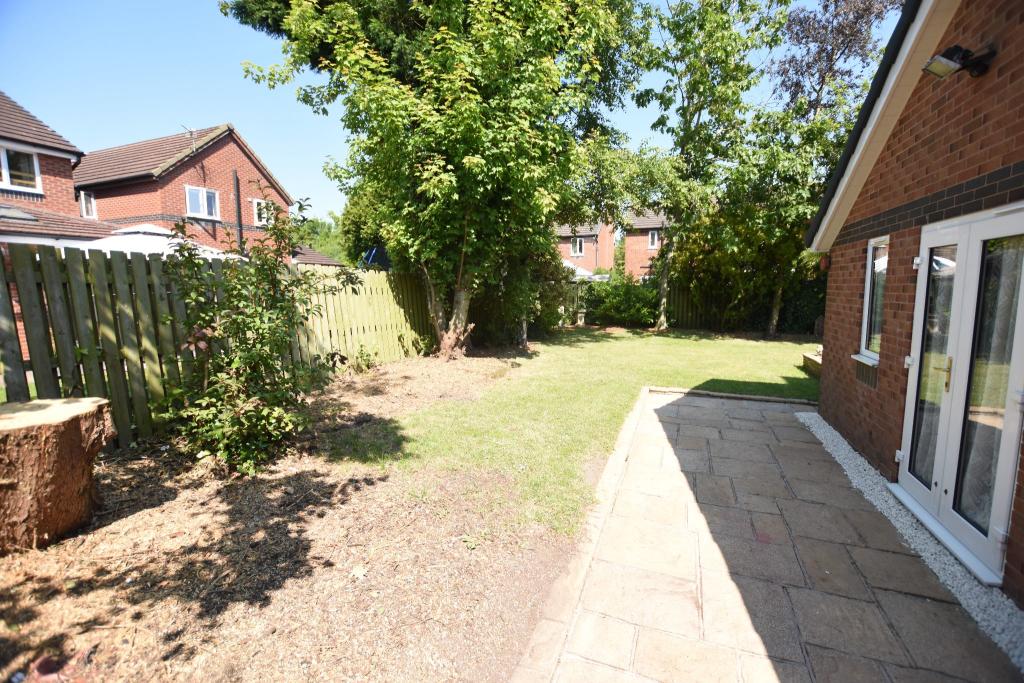 5 bedroom detached house for sale in Bracken Drive, Freckleton, PR4