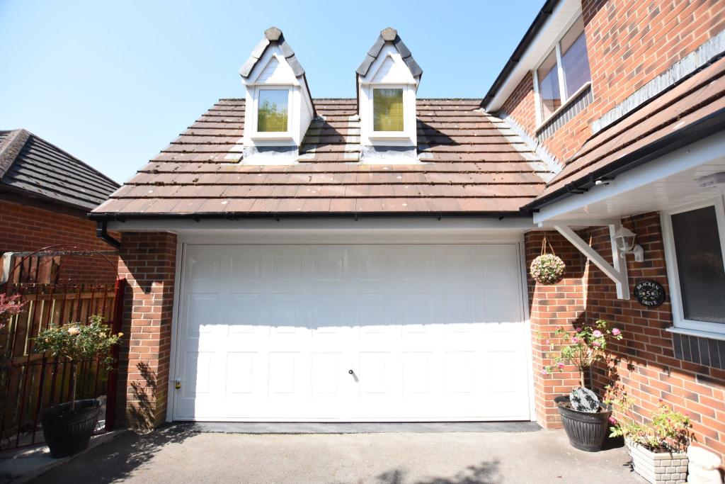 5 bedroom detached house for sale in Bracken Drive, Freckleton, PR4