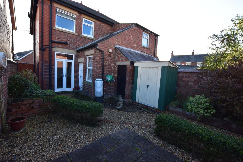 3 bedroom semidetached house for sale in Naze Lane, Freckleton, PR4