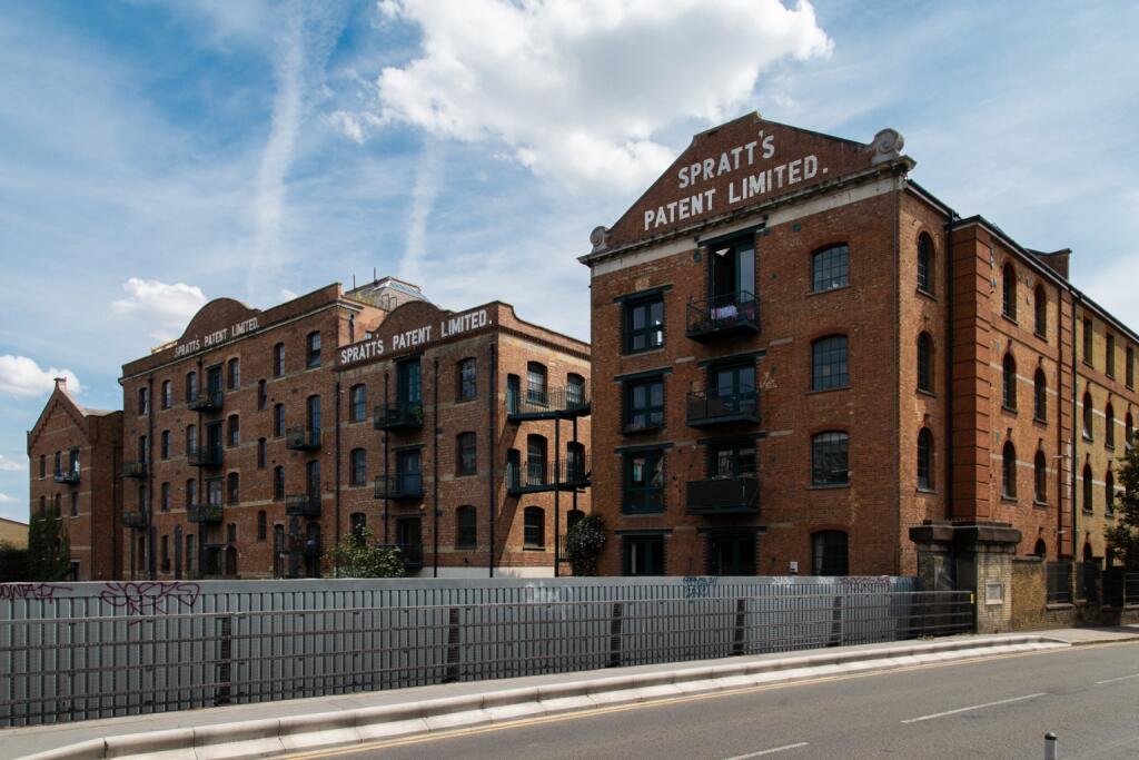 Main image of property: Morris Road, London, E14