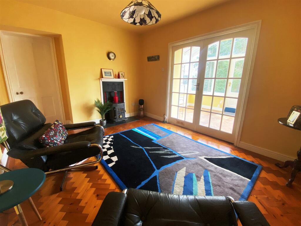 4 bedroom detached house for sale in Craig Y Don Lodge, Glyngarth