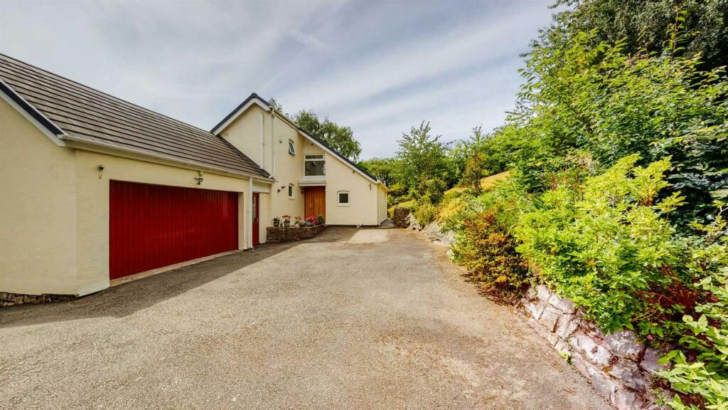 4 bedroom detached house for sale in Bedw Arian, Glyn Garth, Menai