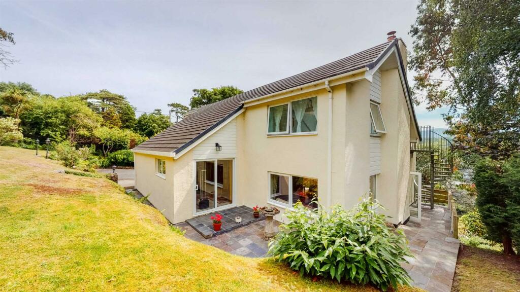 4 bedroom detached house for sale in Bedw Arian, Glyn Garth, Menai
