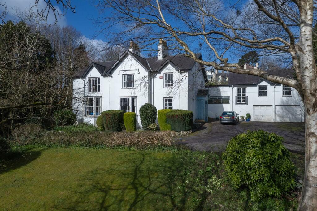 4 bedroom character property for sale in Y Graigwen, Cadnant Road
